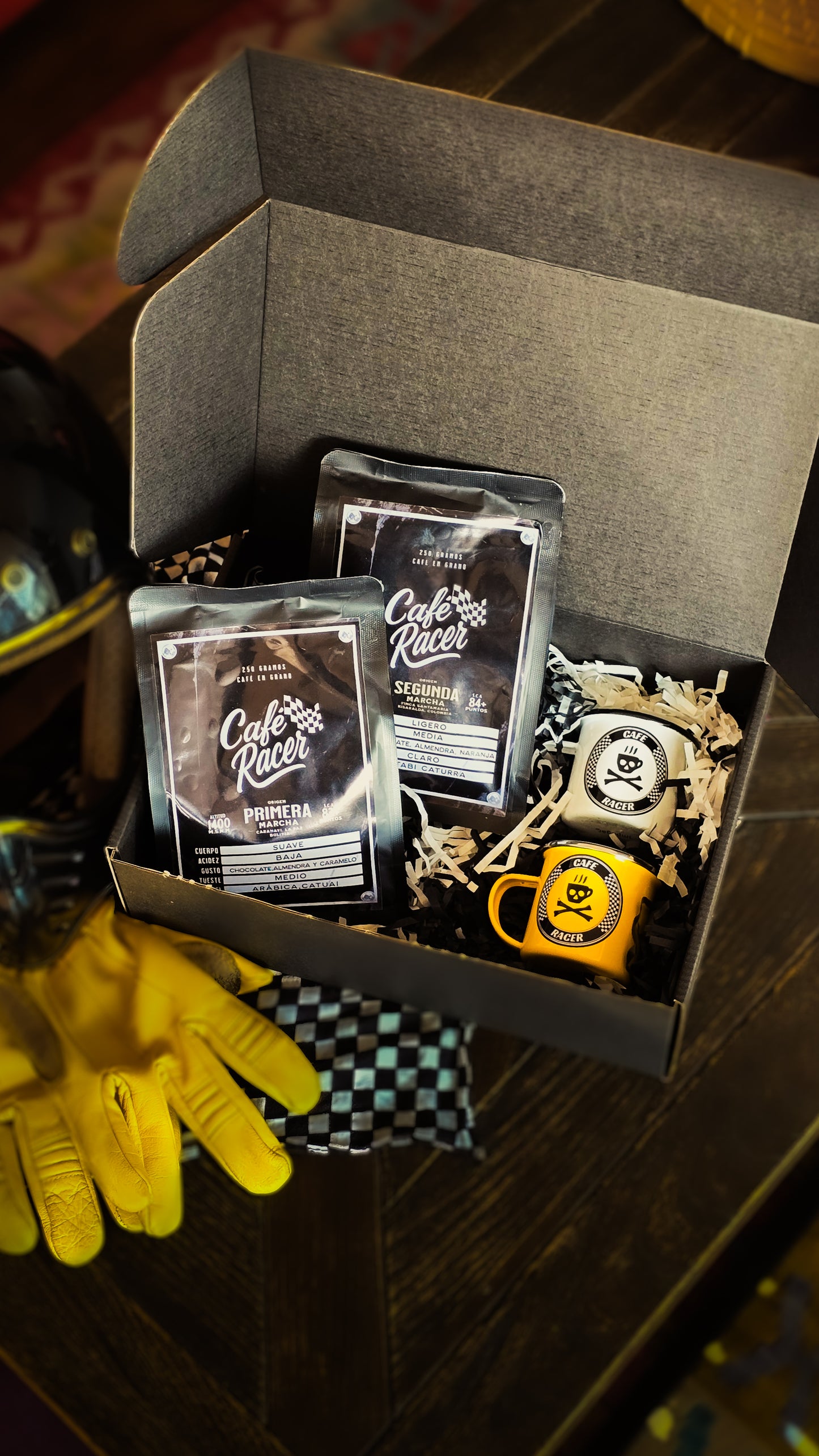 PACK ESCUDERÍA - 2 Café Racer Cups + 2 cafés de especialidad (250g c/u)